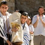 🇮🇱💫 Todo lo que debes saber sobre las fascinantes costumbres israelitas: una inmersión en la cultura y tradiciones de Israel