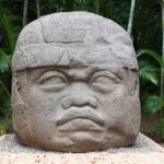 🏛️ Descubre las fascinantes costumbres de la cultura olmeca: ¡un viaje en el tiempo!