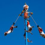 🪂💃 Descubre las impresionantes costumbres de Veracruz: ¡Voladores de Papantla te dejarán sin aliento!